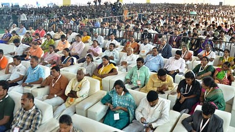 பாரதியின் கனவுகளை பிரதமா் நனவாக்குகிறாா்: சி.பி.ராதாகிருஷ்ணன்