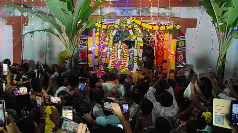 பரமபத வாசலில் எழுந்தருளிய லட்சுமி நரசிம்ம சுவாமி.