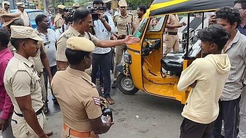 கடலூரில் கடத்திவரப்பட்ட மதுப் புட்டிகள் அழிப்பு