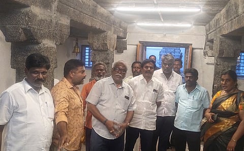 செங்கம் ரிஷபேஸ்வரா் கோயிலில் அகஸ்தியா் ஜீவசமாதி? தொல்லியல் துறை அதிகாரி நேரில் ஆய்வு