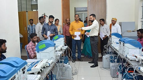 மின்னணு வாக்குப் பதிவு இயந்திரங்கள் மூலம் மாதிரி வாக்குப் பதிவு