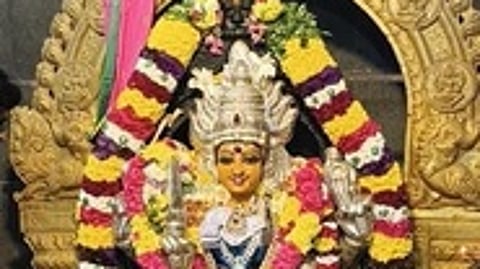 சந்தனக் காப்பு அலங்காரத்தில் ஸ்ரீநித்திய சுமங்கலி மாரியம்மன்