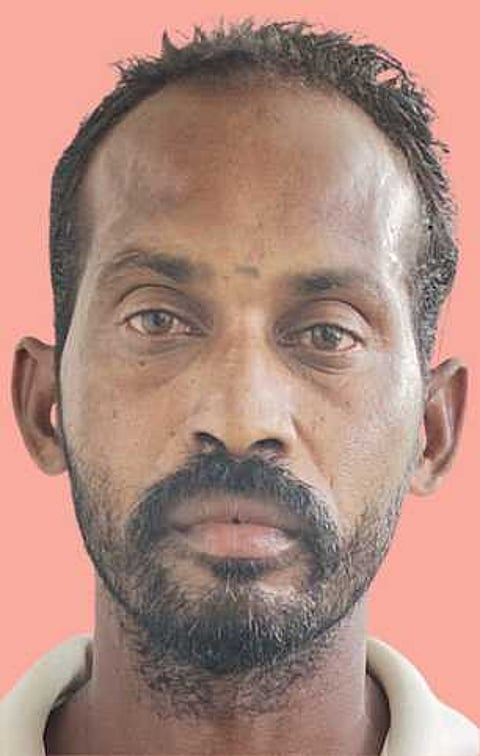 சிறுமிக்கு பாலியல் தொல்லை: சிலம்பம் பயிற்சியாளா் கைது