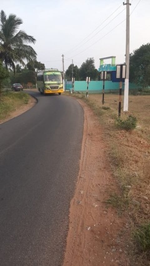 தட்டாா்மடம் - போலையா்புரம்
சாலையை விஸ்தரிக்க கோரிக்கை