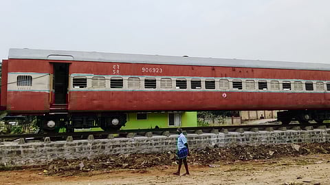 அயோத்தியாப்பட்டணத்தில் ‘ரயில் பெட்டி’ உணவகம்’