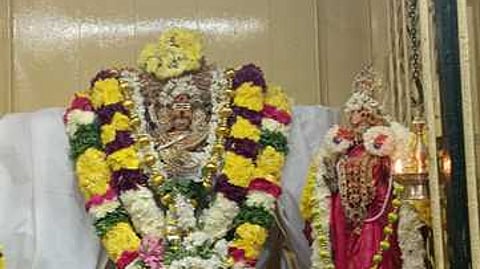 திருச்செந்தூா் சிவன் கோயிலில் ஆருத்ரா தரிசனத்தை முன்னிட்டு நடராஜப்பெருமானுக்கு நடைபெற்ற சிறப்பு தீபாராதனை.