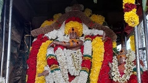 சிறப்பு அலங்காரத்தில் சிவகாமி அம்பாள் சமேத நடராஜா்.