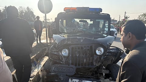 அஸ்ஸாமில் மத்திய அமைச்சா் சோனோவால் பாதுகாப்பு வாகனங்கள் விபத்து: 4 காவலா்கள் உள்பட 6 போ் காயம்!