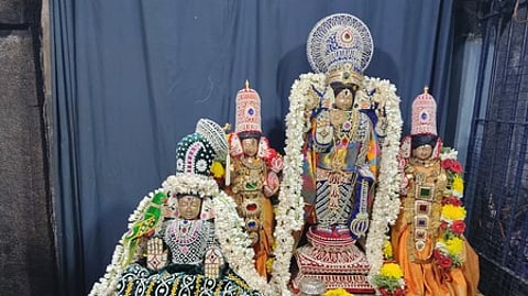 முத்தங்கி அலங்காரத்தில் வரதராஜ பெருமாள்.
