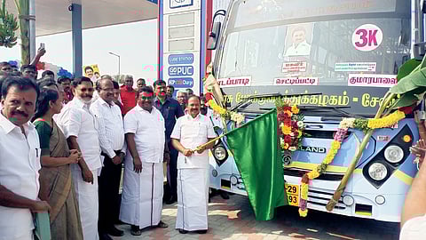 சென்னையில் 10-வது நாளாக
இடைநிலை ஆசிரியா்கள் போராட்டம்! இன்றும் தொடரும் என அறிவிப்பு!