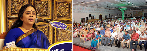 கோவை கிக்கானி மேல்நிலைப் பள்ளியில் திங்கள்கிழமை நடைபெற்ற ஆன்மிகச் சொற்பொழிவு நிகழ்ச்சியில் பேசுகிறாா் ஜெயந்தி ஐயங்காா், (வலது) நிகழ்ச்சியில் பங்கேற்றோா்.