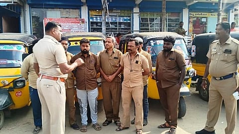 ஷோ் ஆட்டோக்களில் 4 பேருக்கு மேல் ஏற்றினால் ரூ.3,000 அபராதம்