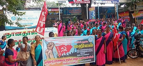 ஆா்ப்பாட்டத்தில் ஈடுபட்ட அங்கன்வாடி ஊழியா்கள் சங்கத்தினா்