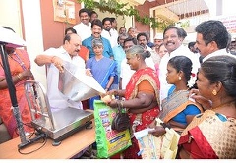 திருப்போரூா் வட்டத்தில் புதிய திட்டப் பணிகள்: அமைச்சா் அன்பரசன் அடிக்கல்