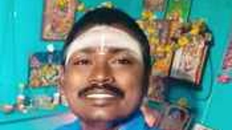 இளைஞா் குத்திக் கொலை: உறவினா் கைது