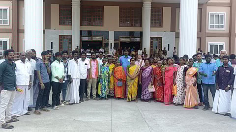 கட்டுமானத் தொழிலாளா்களுக்கு பொங்கல் போனஸ் வழங்க வலியுறுத்தி ஆா்ப்பாட்டம்