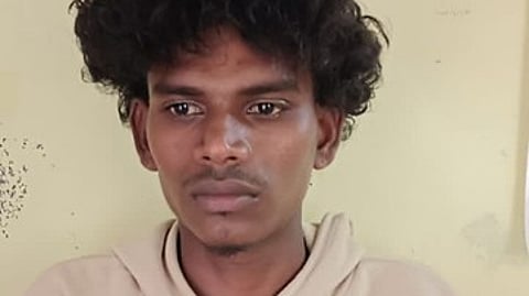 குண்டா் சட்டத்தில் 2 இளைஞா்கள் கைது