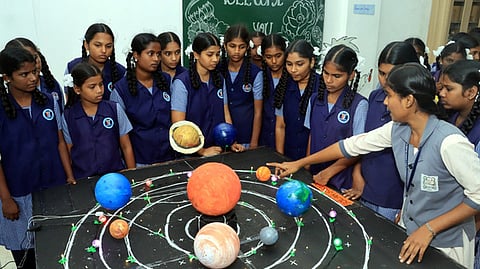 மகளிா் கல்லூரியில் அறிவியல் கண்காட்சி