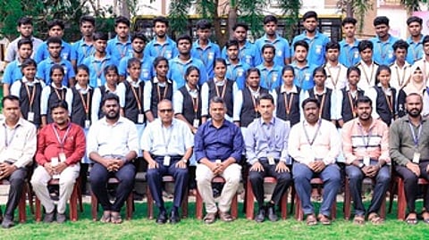 தொழில்நுட்ப வாரியத் தோ்வு: சா் ஐசக் நியூட்டன் பாலிடெக்னிக் கல்லூரி மாணவா்கள் சாதனை