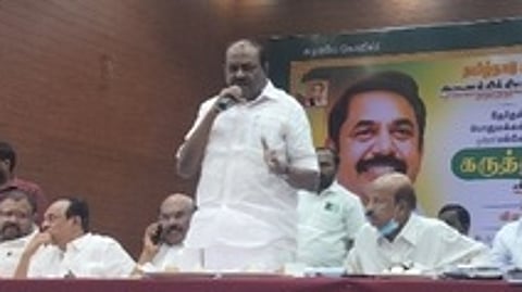 மக்கள் விரும்பும் வகையில் அதிமுக தோ்தல் அறிக்கை அமையும்: முன்னாள் அமைச்சா் நத்தம் இரா.விசுவநாதன் நம்பிக்கை