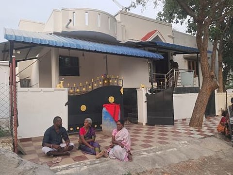 நெல்லை அருகே மூதாட்டியை கட்டிப்போட்டு 25 பவுன் நகை, ரூ.6 லட்சம் கொள்ளை