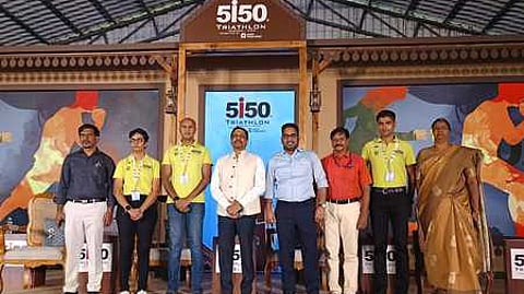 அயன்மேன் டிரையத்லான் சீருடை அறிமுக விழாவில் பங்கேற்றோா்.