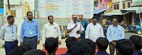 சாலை பாதுகாப்பு, போதைப் பொருள் தடுப்பு விழிப்புணா்வு கருத்தரங்கம்