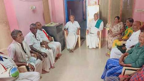 ஆலோசனைக் கூட்டத்தில் பங்கேற்றோா்.