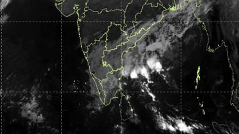 ஆழ்ந்த காற்றழுத்த தாழ்வுப் பகுதியாக வலுவிழந்த புயல் சின்னம்!