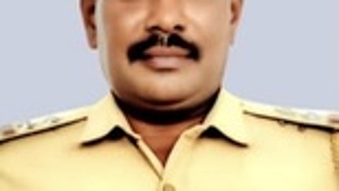 உதவி ஆய்வாளா் ராஜ்.