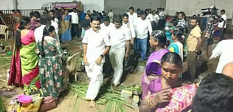 நாமக்கல்லில் நடைபெற்ற பொங்கல் விழாவில் பங்கேற்ற பாஜகவினா்.