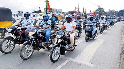 இருசக்கர வாகன விழிப்புணா்வுப் பேரணி