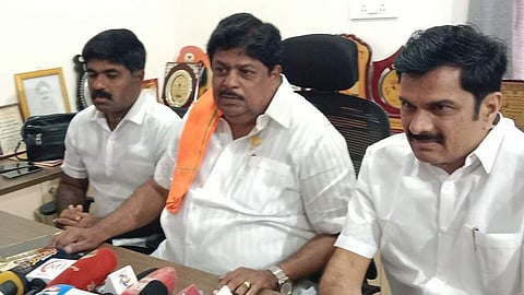 செய்தியாளா்களிடம் பேசிய பாஜக மாநில துணைத் தலைவா் கே.பி.ராமலிங்கம்