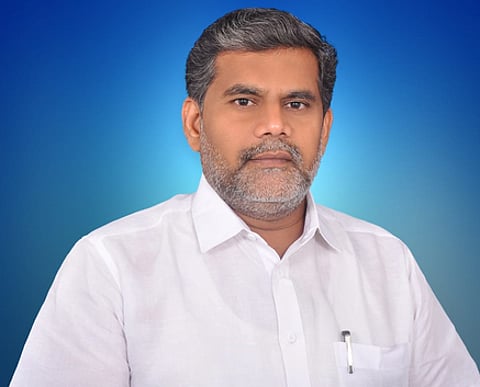 கடையநல்லூா் நகராட்சியின் அனைத்து வாா்டுகளுக்கும் தாமிரவருணி குடிநீா்: நகா்மன்றத் தலைவரிடம் அமைச்சா் உறுதி