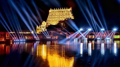 ஸ்ரீ பத்மநாபசுவாமி கோயிலில் லட்ச தீபம் திருவிழா