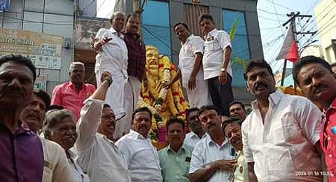 ஆற்காட்டில் திருவள்ளுவா் தின விழா