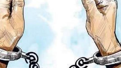 5 வயது குழந்தையைக் கடத்தி கொல்கத்தாவில் விற்க முயன்ற பெண் உள்பட இருவா் கைது