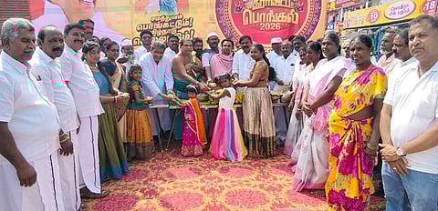 சமத்துவப் பொங்கல் விழாவில் பங்கேற்றோா்.