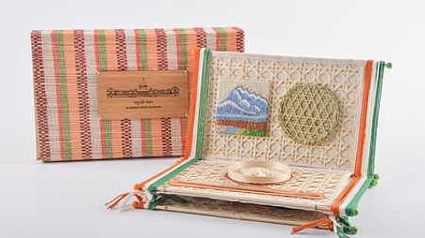 வடகிழக்கு பாரம்பரியத்தை பறைசாற்றும் குடியரசு தின தேநீா் விருந்து அழைப்பிதழ்!