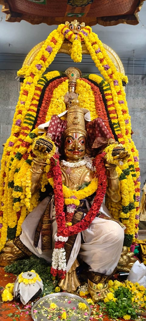 சிறப்பு அலங்காரத்தில் வீரராகவா்.