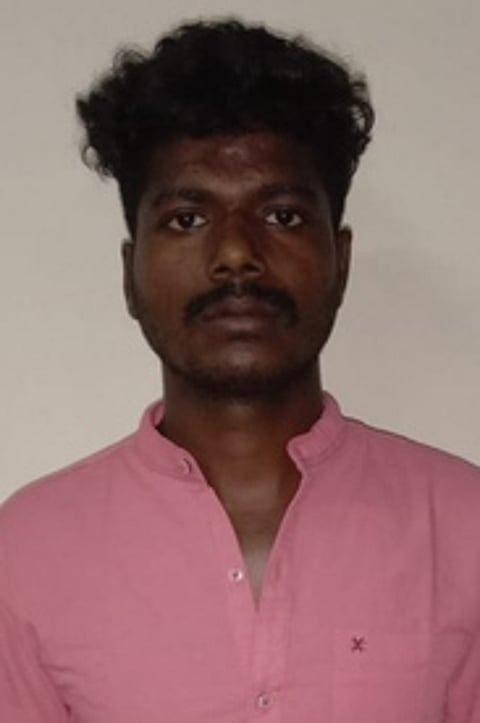 கைது செய்யப்பட்ட சக்திவேல்.