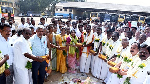 அதிமுகவில் ஓபிஎஸ்-யை சோ்ப்பது குறித்து எடப்பாடி பழனிசாமி முடிவெடுப்பாா்: செல்லூா் ராஜூ