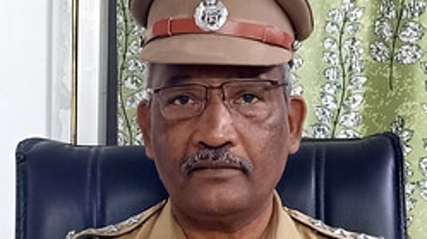 ஆம்பூா் டிஎஸ்பியாக பொறுப்பேற்றுக் கொண்ட நா.சு. நாகலிங்கம்.