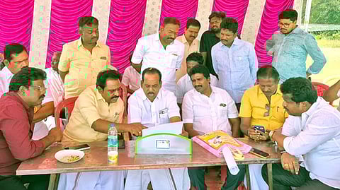 ஜன.25 முதல்வா் காஞ்சிபுரம் வருகை: பொதுக்கூட்ட சிறப்பு ஏற்பாடுகள் - எம்.பி., எம்எல்ஏ-க்கள் ஆய்வு