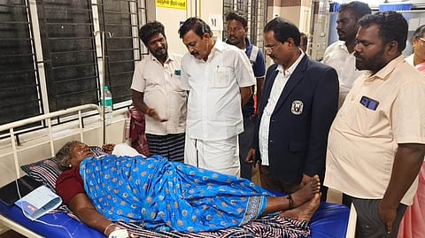 ஆட்டோ-பேருந்து மோதல்: 6 பெண்கள் காயம்