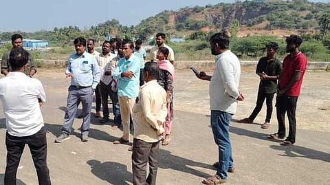 கீரப்பாக்கத்தில் அதிகாரிகள் 9 மணி நேரம் தொடா் ஆய்வு