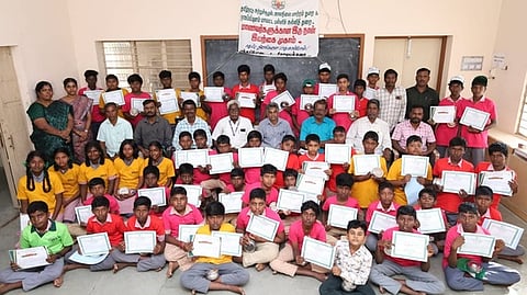 நாகை மாவட்ட மாணவா்கள் களப்பயணம்