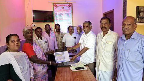 ஆதாா் திருத்தத்துக்கு ராணுவ ஆவணங்களை சான்றாக ஏற்க கோரிக்கை