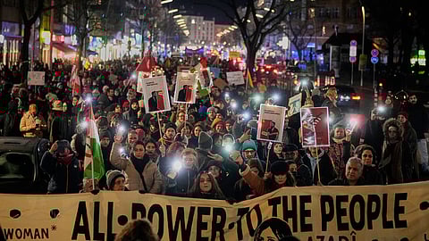 ஈரான் மக்களுக்கு ஆதரவாக பெர்லினில் போராட்டம்