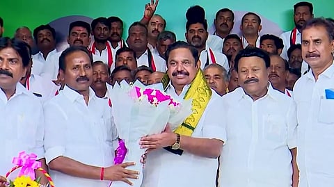 எடப்பாடி பழனிசாமி முன்னிலையில் அதிமுகவில் இணைந்த எம்.பி.தர்மர்.